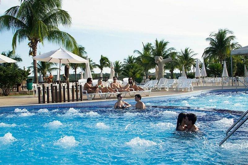 Nautico Flat Com Acesso Ao Clube Nautico Praia- Caldas Novas Dış mekan fotoğraf